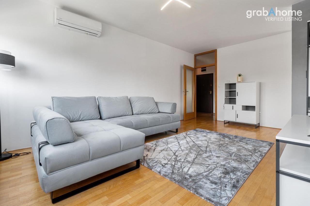 Crosspoint Apartment